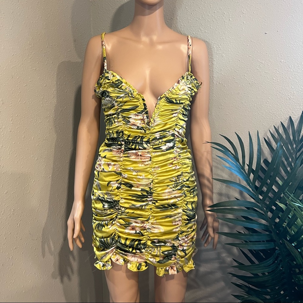 Sugar and spice satin mini dress yellow/combo
